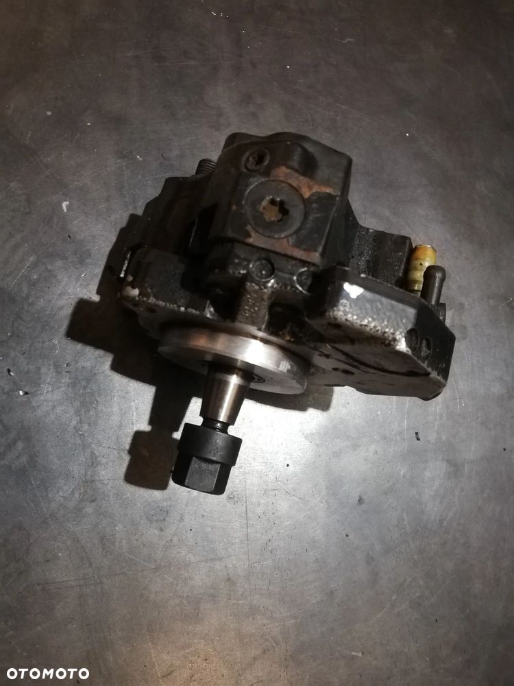 POMPA WTRYSKOWA PALIWA 7788670 BMW E46 2.0D - 1