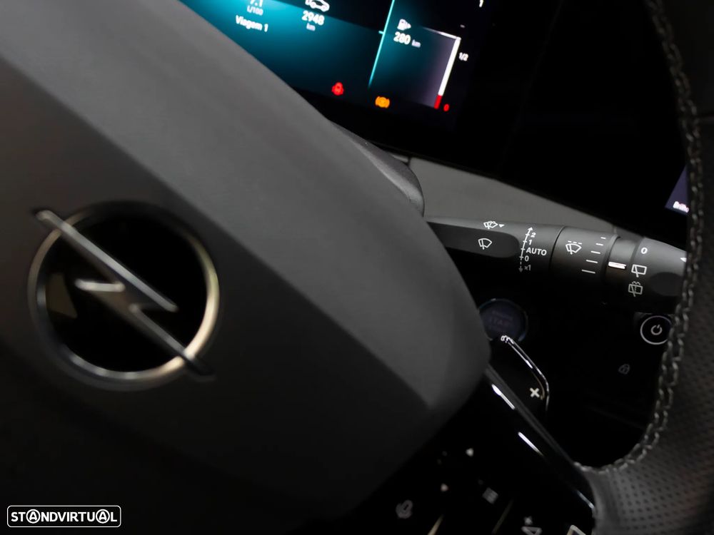 Opel Astra 1.2 T GS Aut. - 27