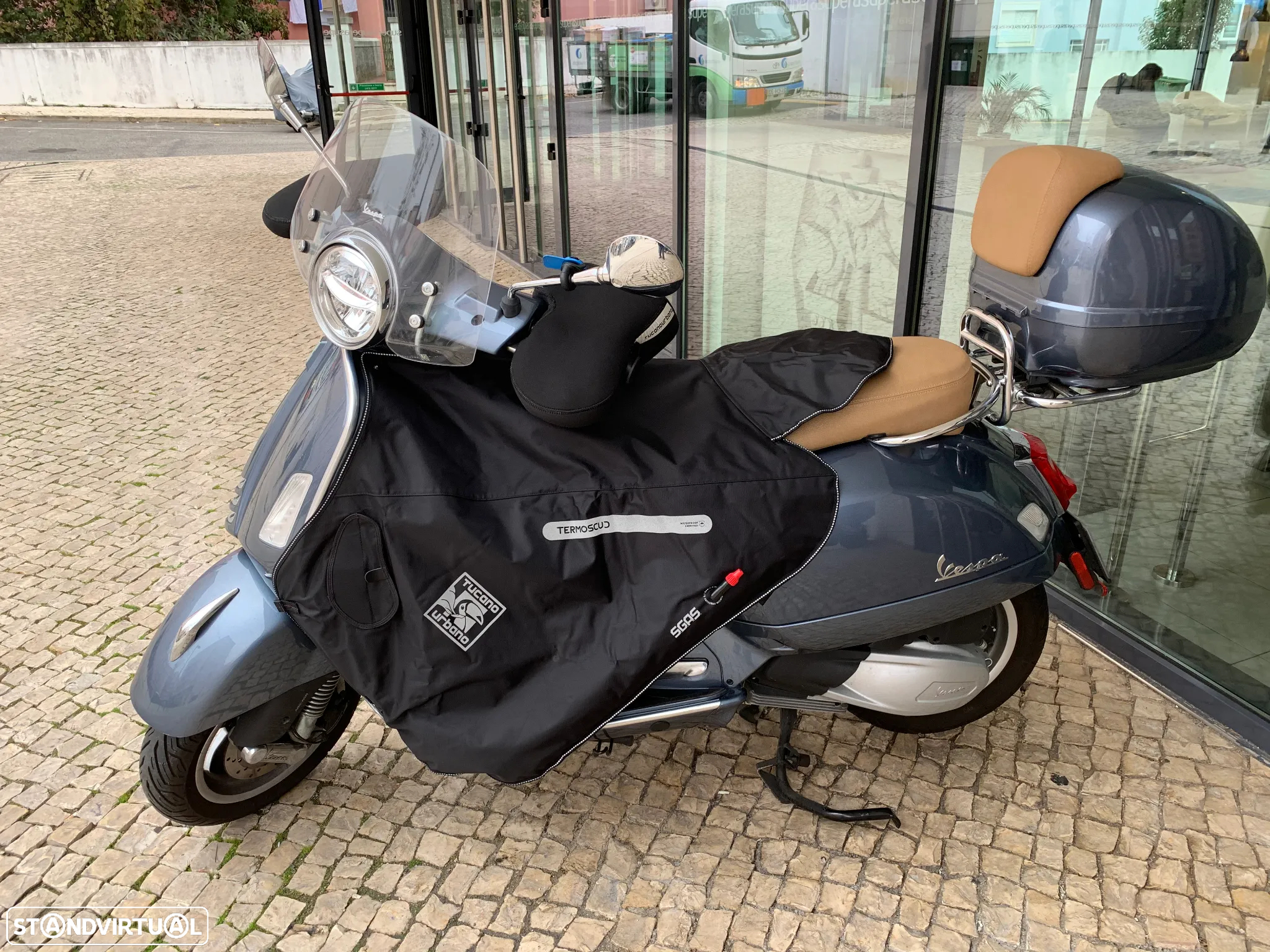Vespa GTS Super 300 HPE - Com Acessórios - 5