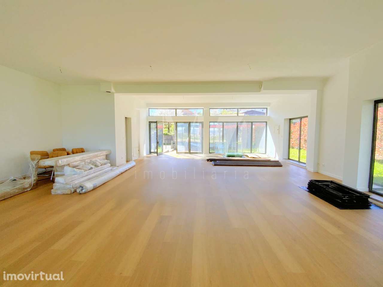 Loja remodelada com 100m2 e Logradouro - Gondizalves, Braga - Grande imagem: 3/5