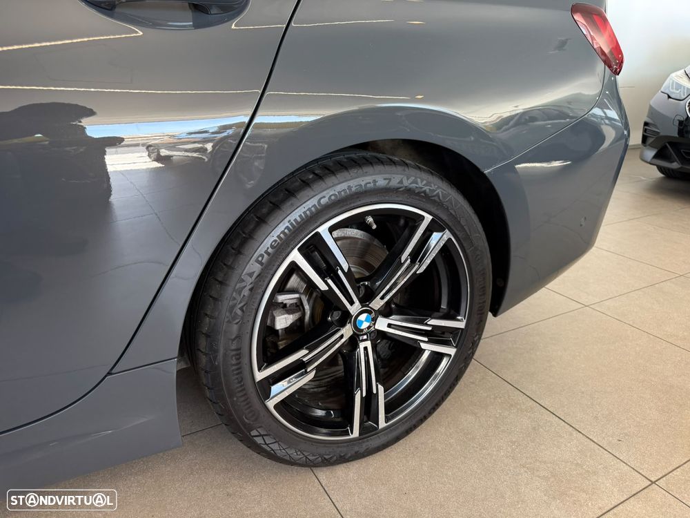 BMW 320 d Pack Desportivo M Auto - 11