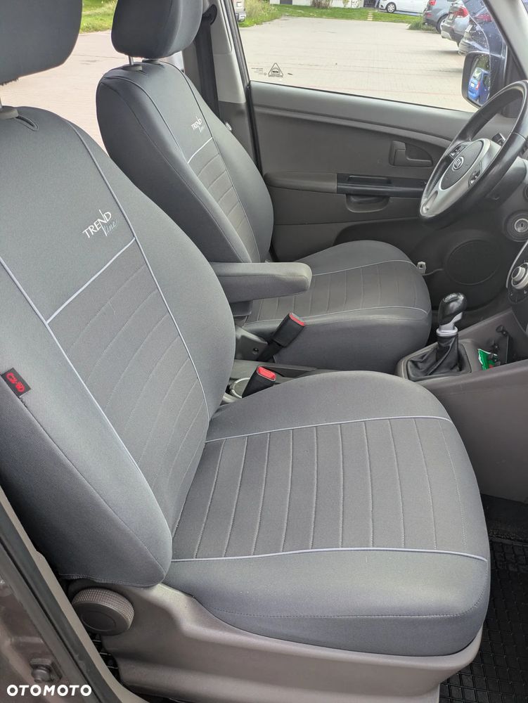 Kia Venga 1.4 L - 9