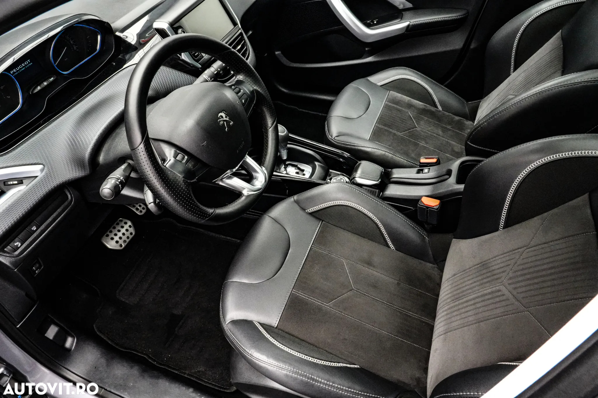 Peugeot 2008 1.2 PureTech Turbo EAT6 S&S Allure - 13