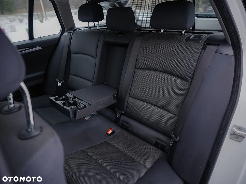 BMW Seria 5 520d xDrive - 16