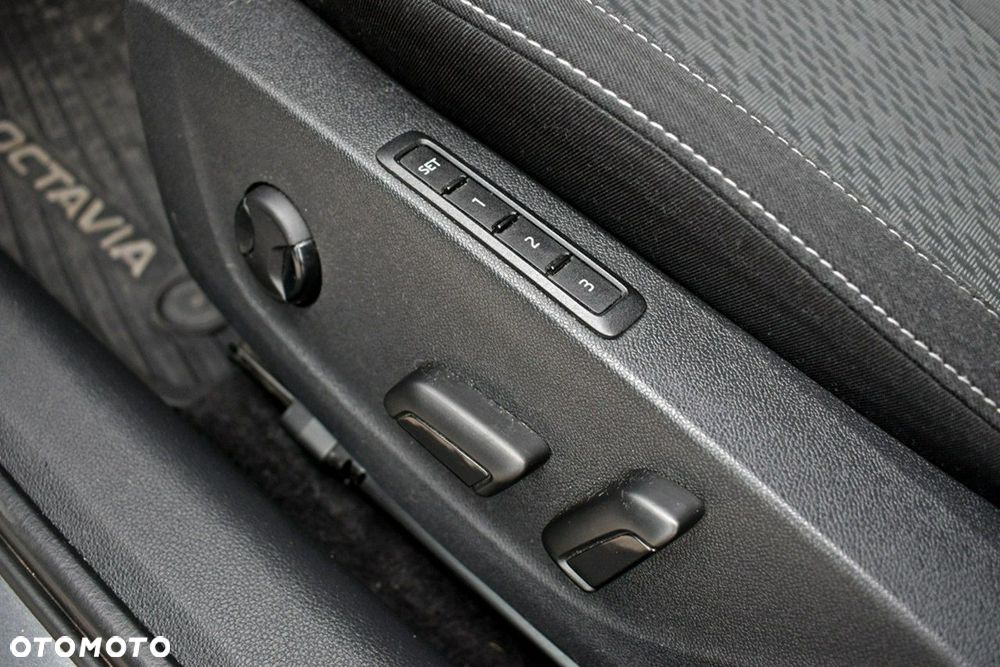 Skoda Octavia 1.5 TSI e-TEC DSG Style - 11