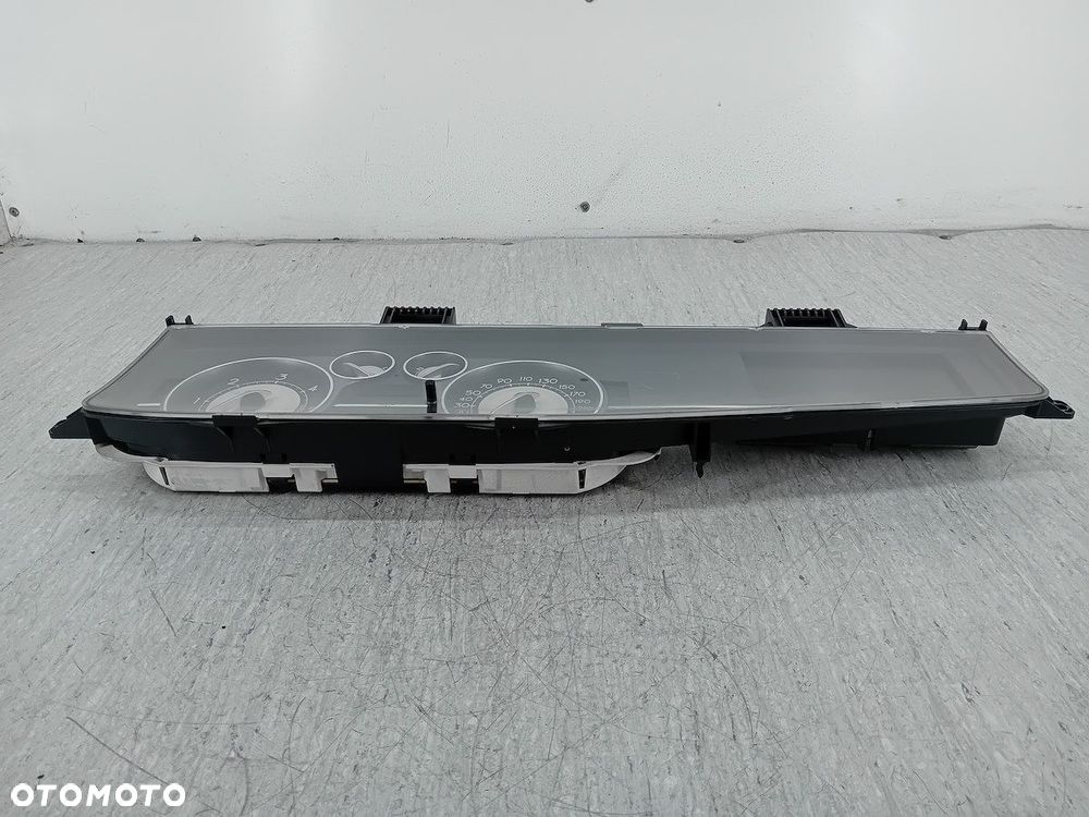 LICZNIK RENAULT VEL SATIS 8200413088   8200326981 3.0 DCI - 6