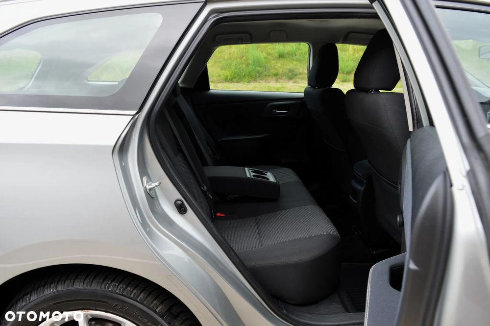Toyota Auris 1.6 Premium Comfort - 12