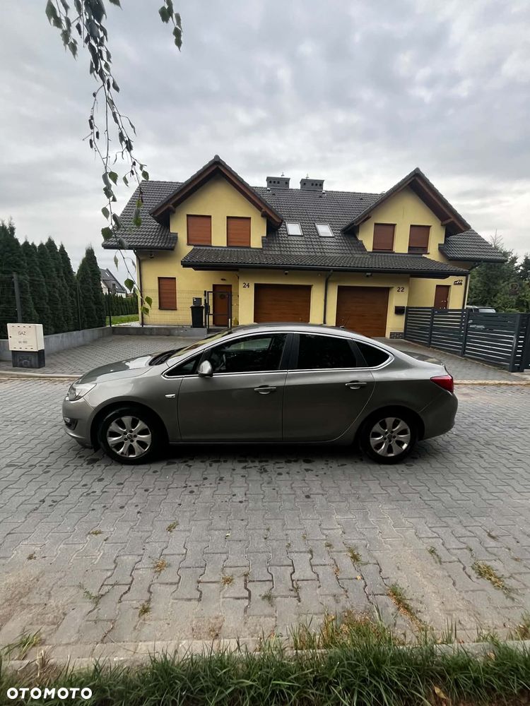 Opel Astra 1.4 T Executive - 2