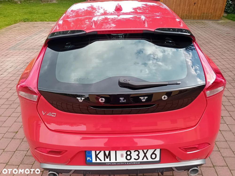 Volvo V40 D2 Drive-E R-Design Momentum - 23
