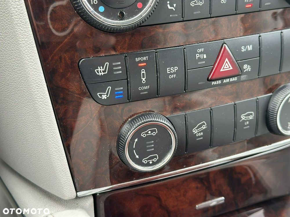 Mercedes-Benz GL - 26