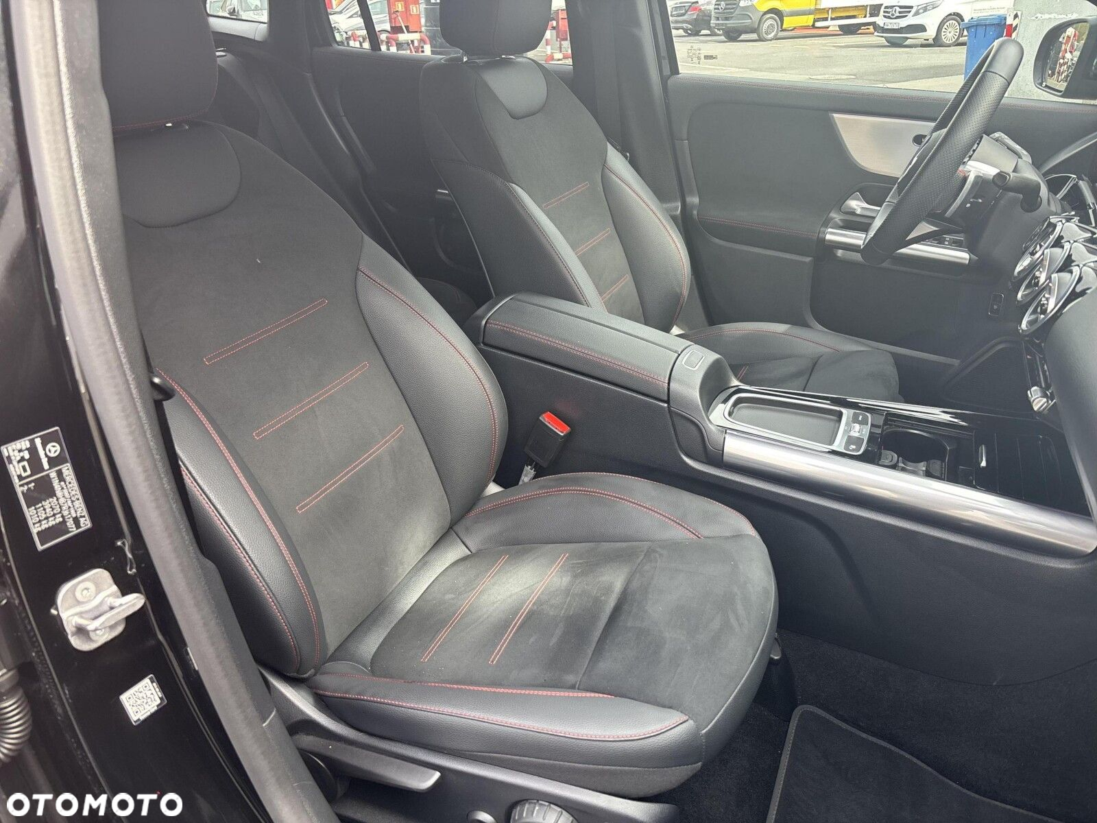 Mercedes-Benz GLA - 14