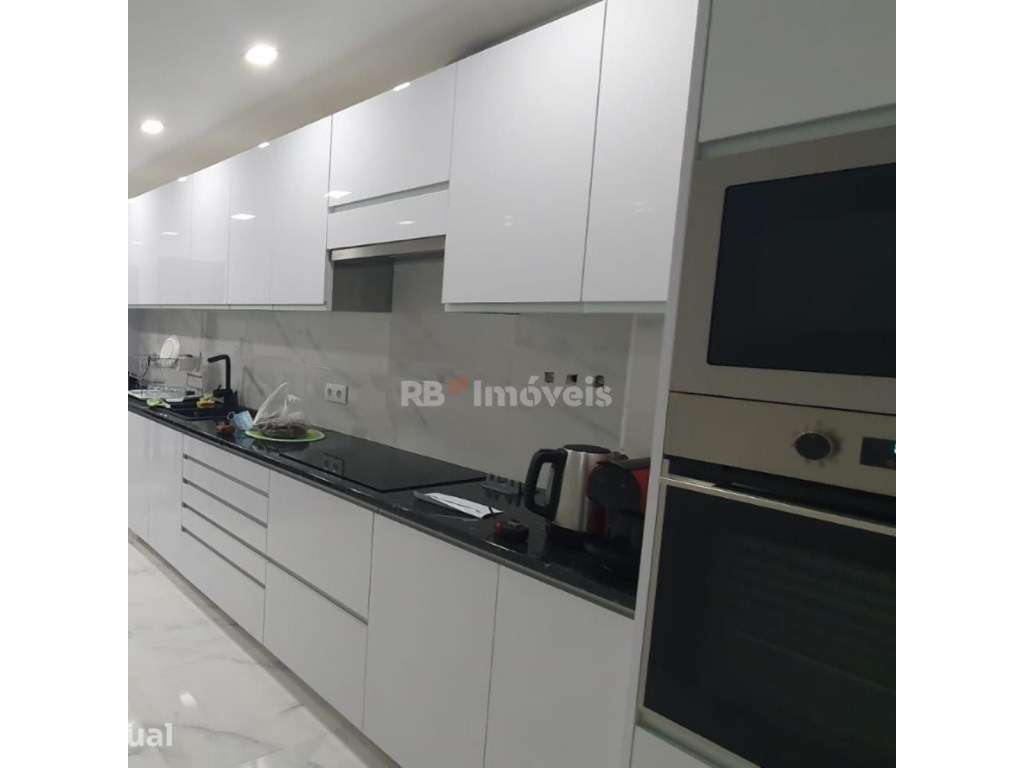 Apartamento T4 totalmente renovado com elevador no coração de Tomar - Grande imagem: 3/9