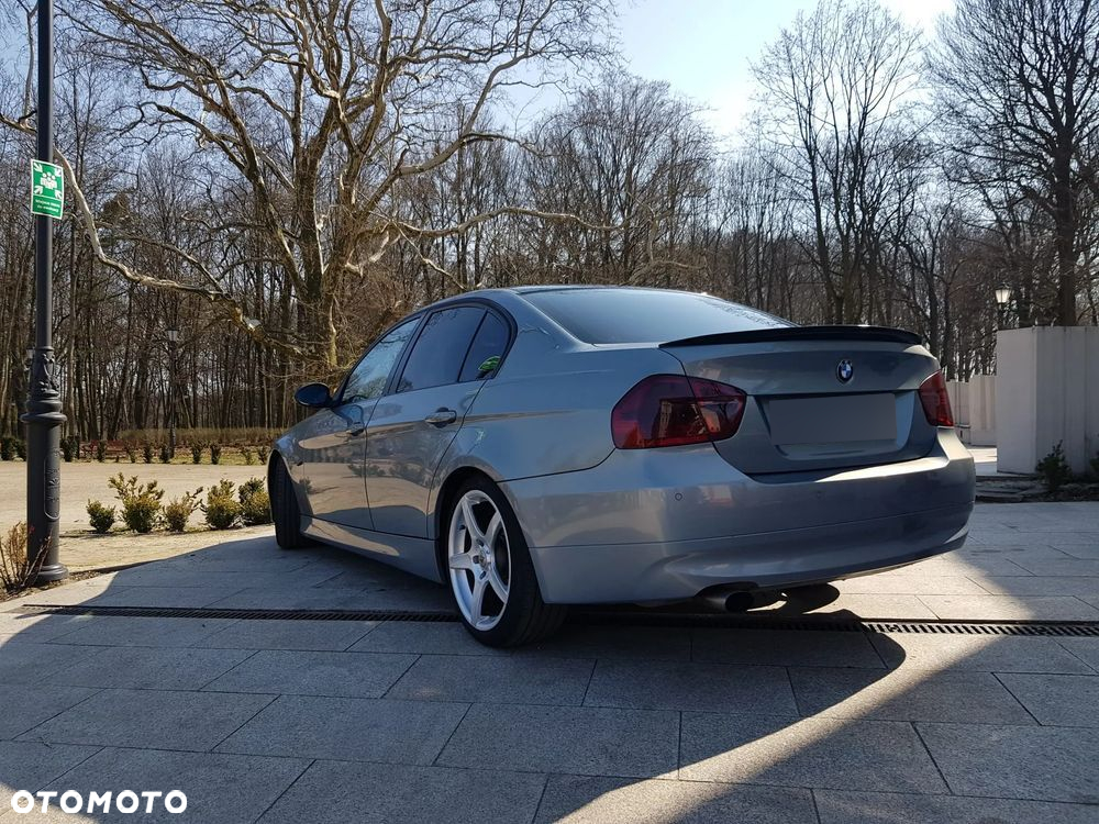 BMW Seria 3 320i - 5