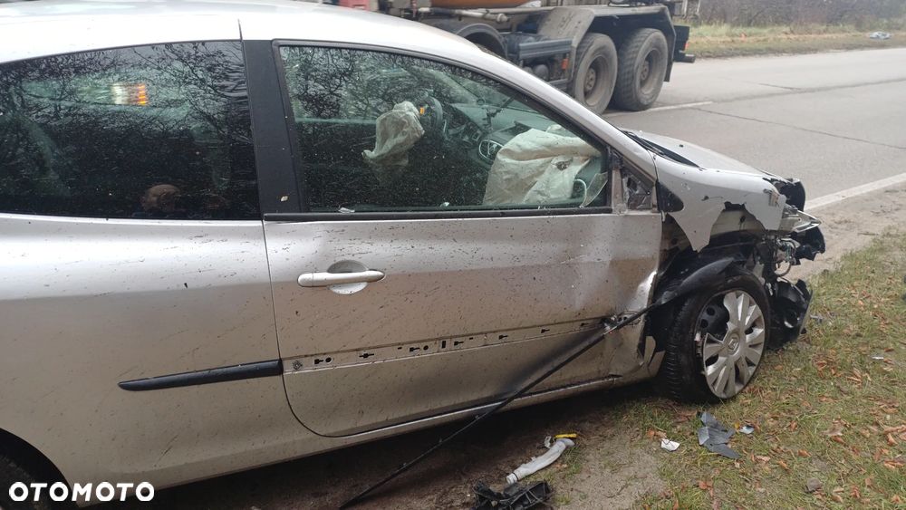 Renault Clio 1.2 16V Authentique - 2