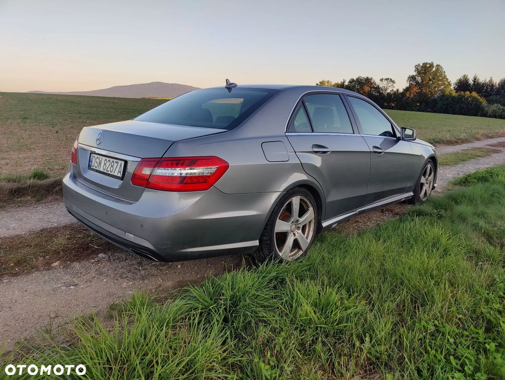 Mercedes-Benz E-Class 2012 photo 3