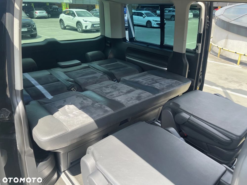 Volkswagen Multivan - 21