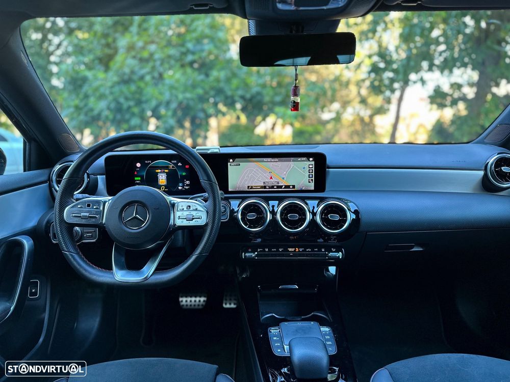 Mercedes-Benz A 250 e AMG Line - 12