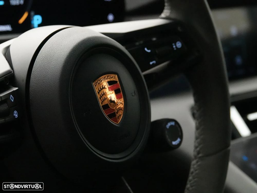 Porsche Taycan 4S - 23