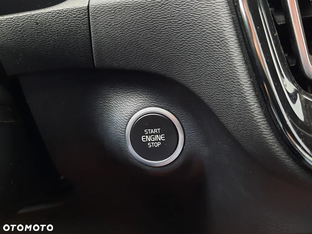 Volvo XC 40 T3 Momentum - 32