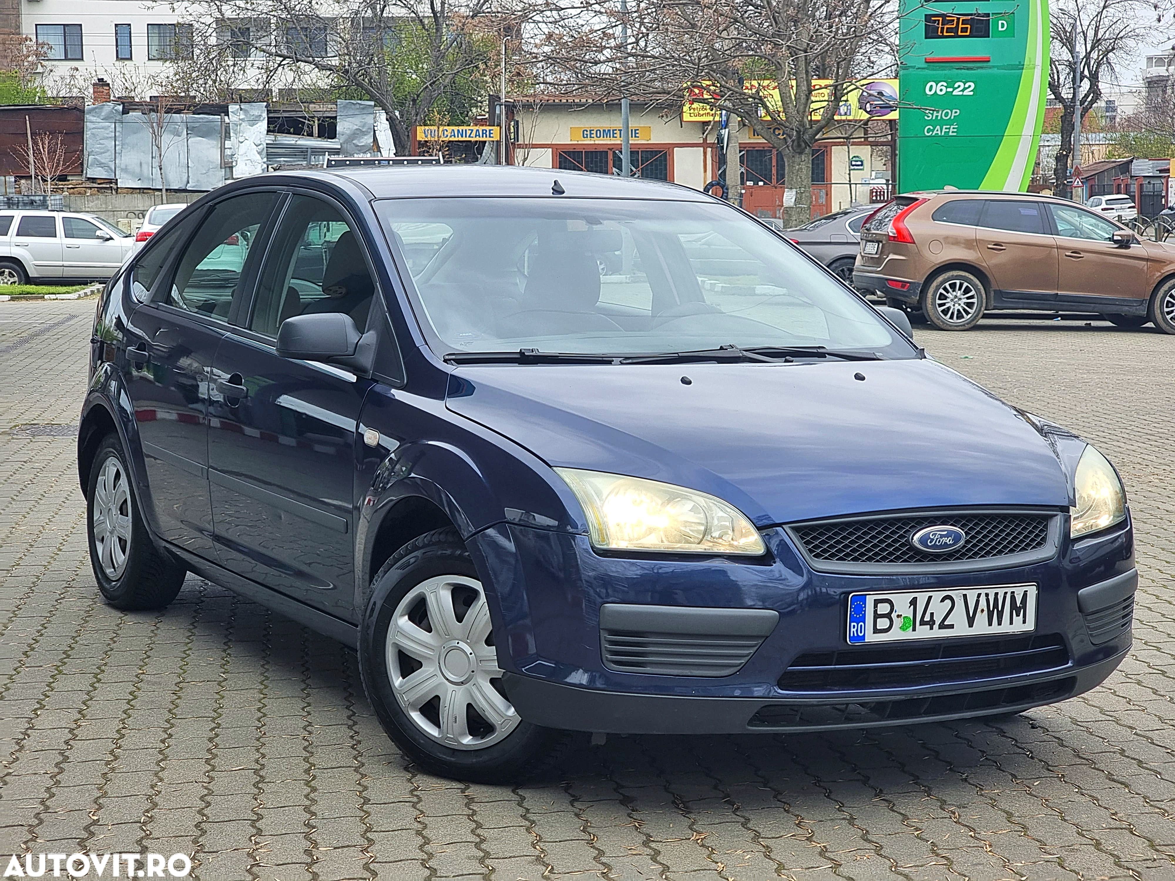 Ford Focus 1.4i Ambiente - 1