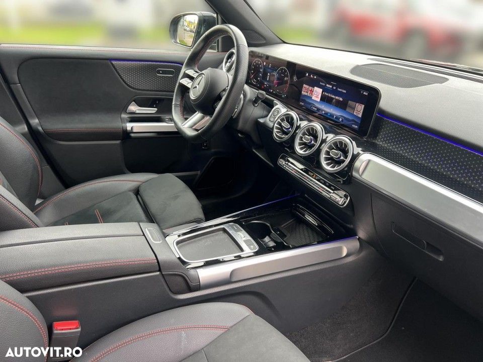 Mercedes-Benz GLB - 12
