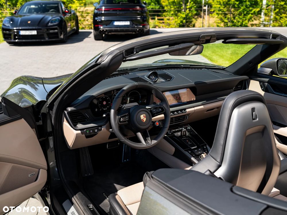 Porsche 911 Carrera - 15