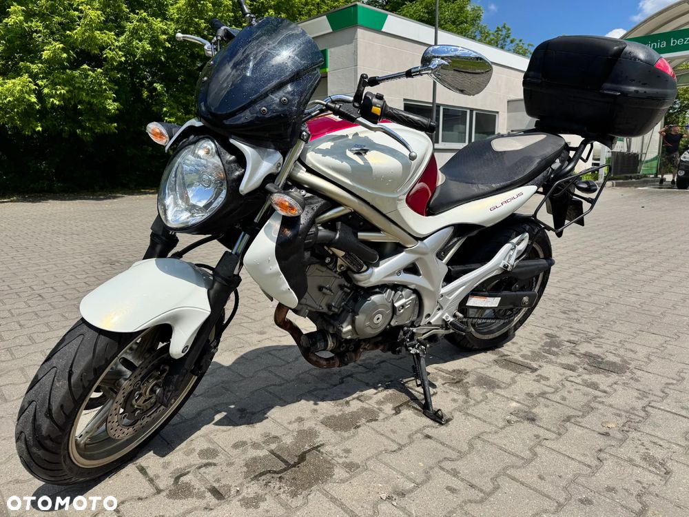 Suzuki Gladius - 7