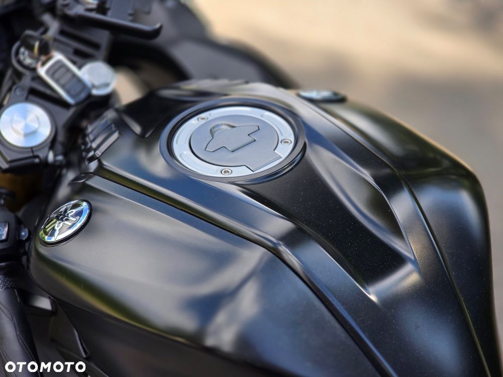 Yamaha YZF - 8
