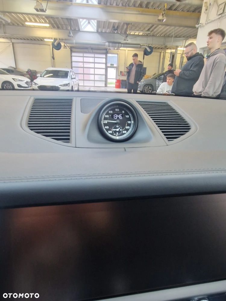 Porsche Macan T - 18