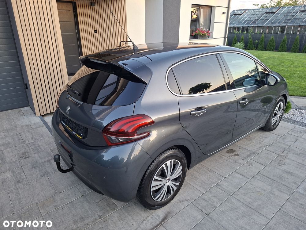 Peugeot 208 - 6