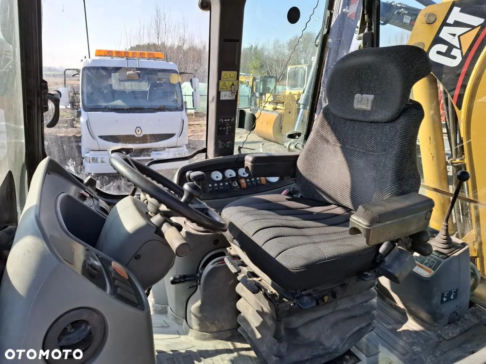 Caterpillar 428D - 3