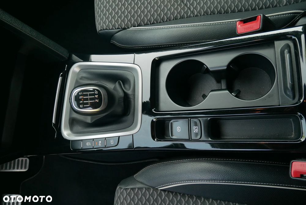 Kia Ceed 1.5 T-GDI Business Line - 19