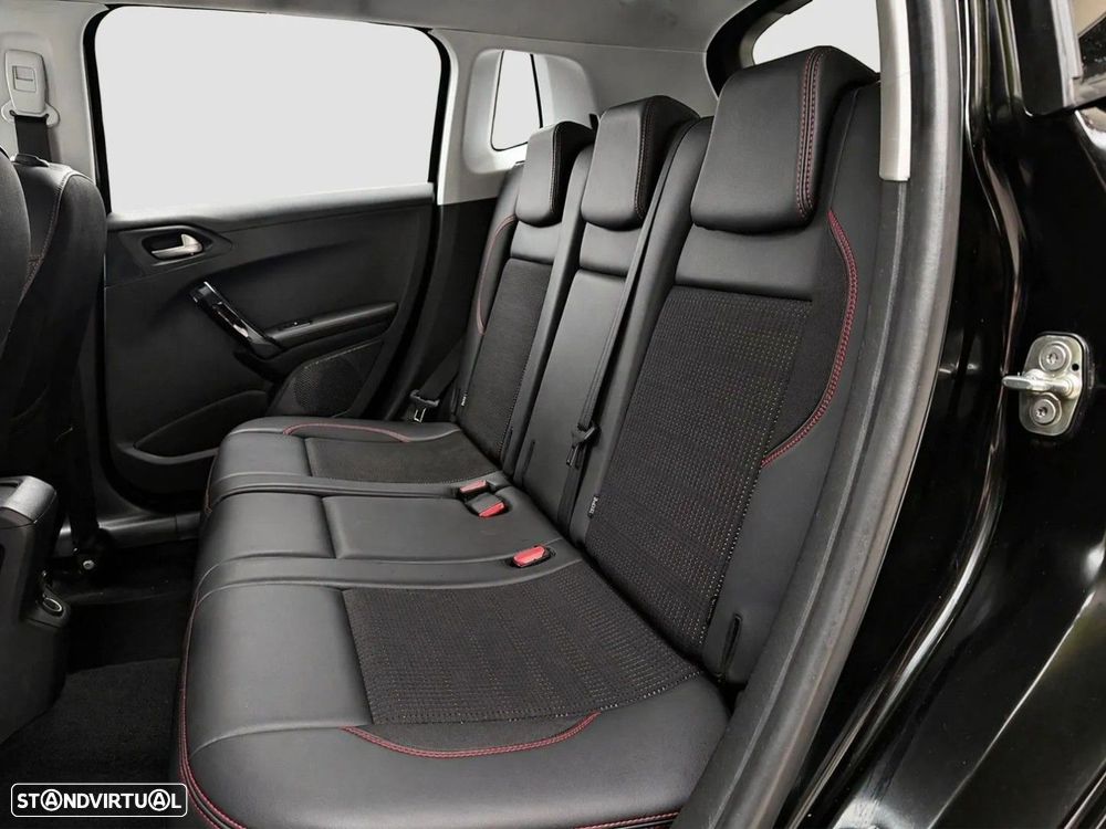 Peugeot 2008 1.2 PureTech GT Line EAT6 - 11