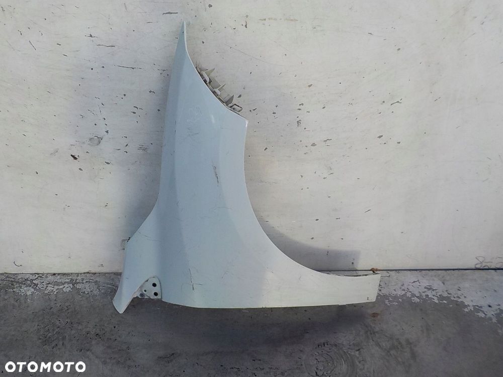 28 RENAULT MEGANE III BŁOTNIK PRAWY PRZÓD PRZEDNI - 1