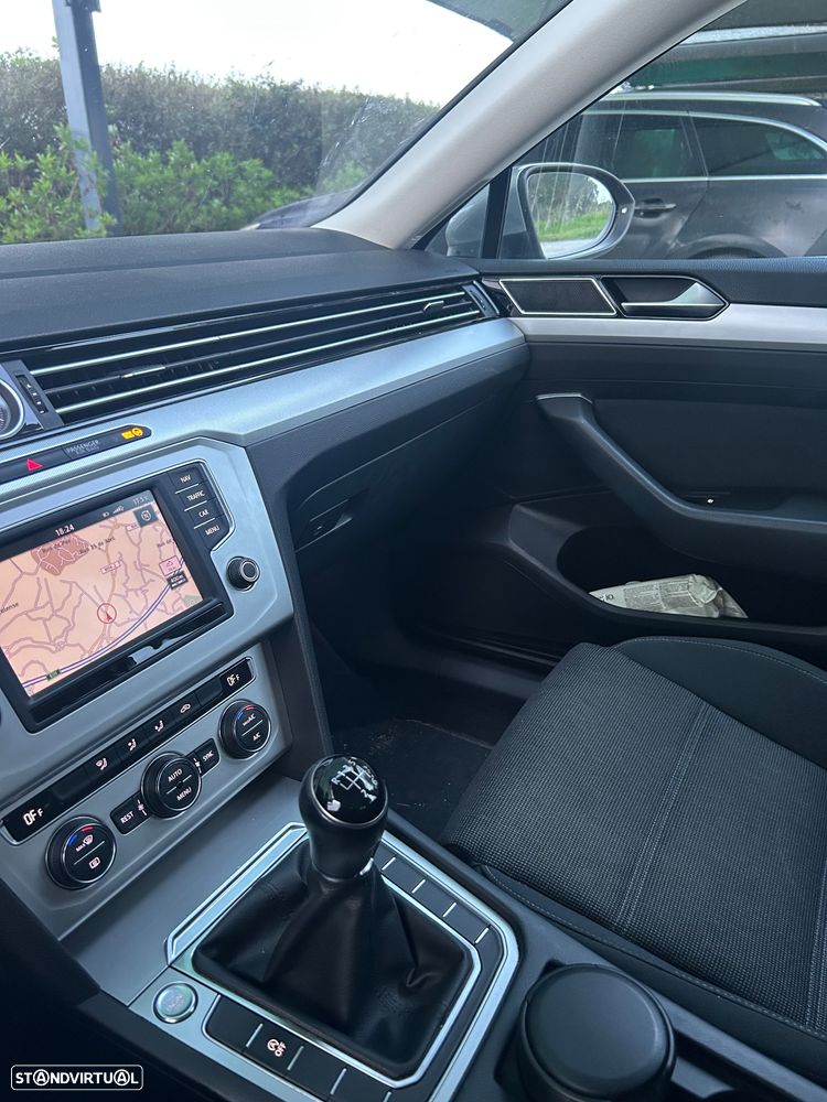 VW Passat Variant 1.6 TDI BlueMotion - 9