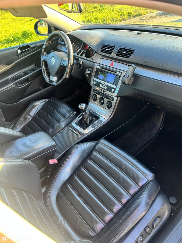 Volkswagen Passat Variant 2.0 TDI DPF R-Line Edition Plus - 31