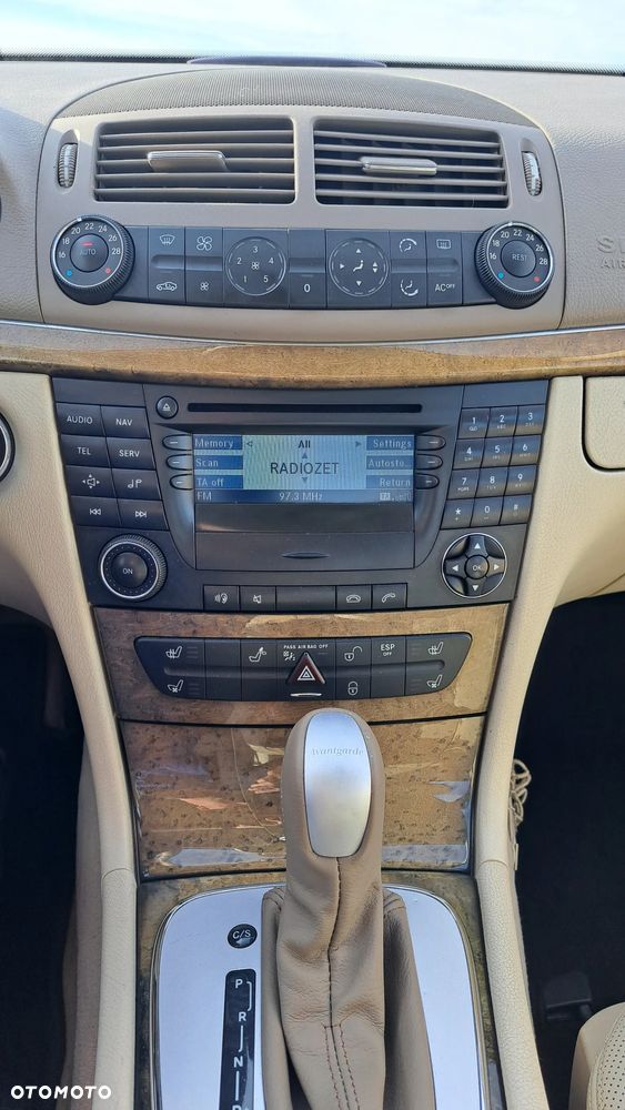 Mercedes-Benz Klasa E 200 Kompressor Automatik Avantgarde - 31