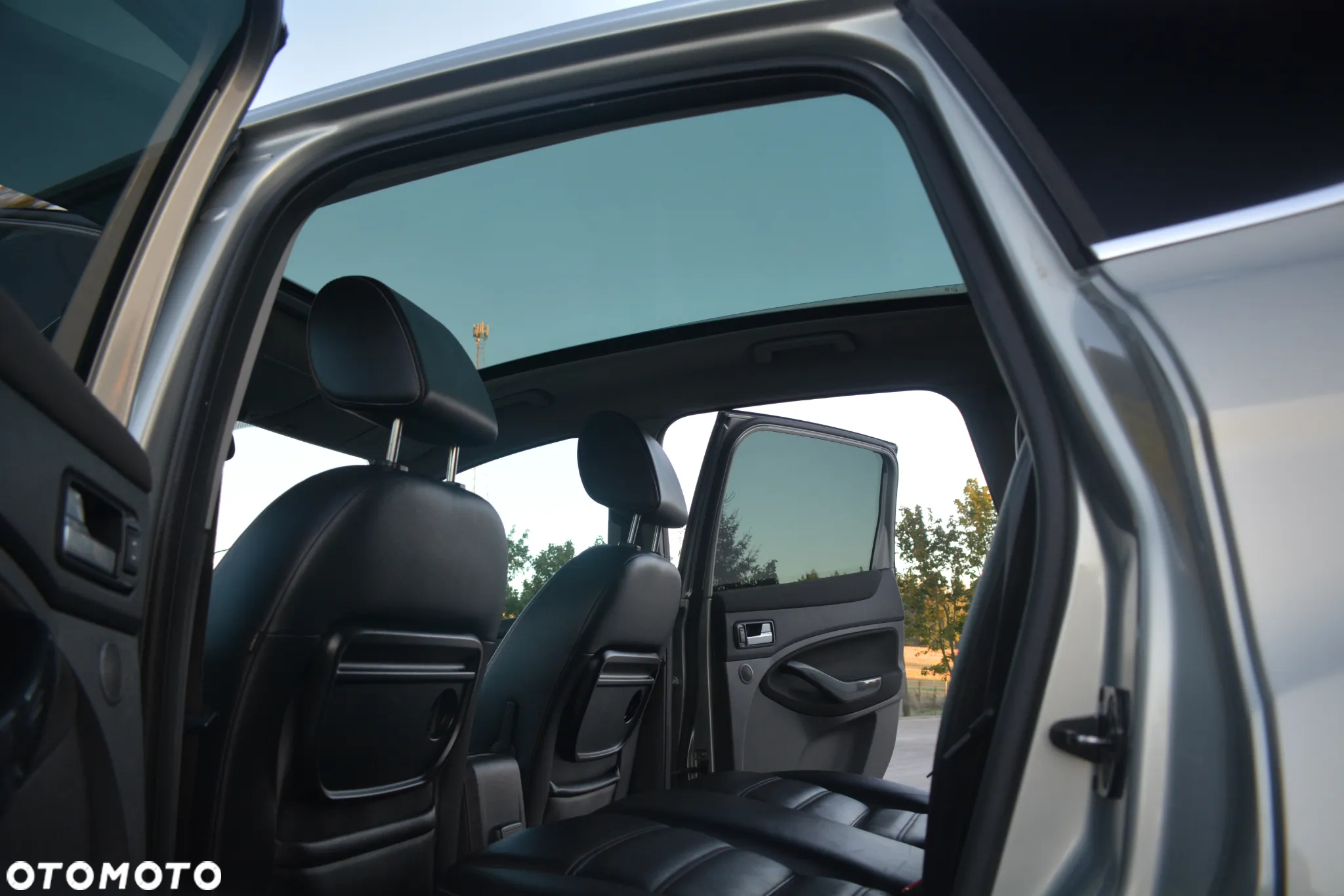 Ford Kuga 2.0 TDCi 4x4 Titanium - 25