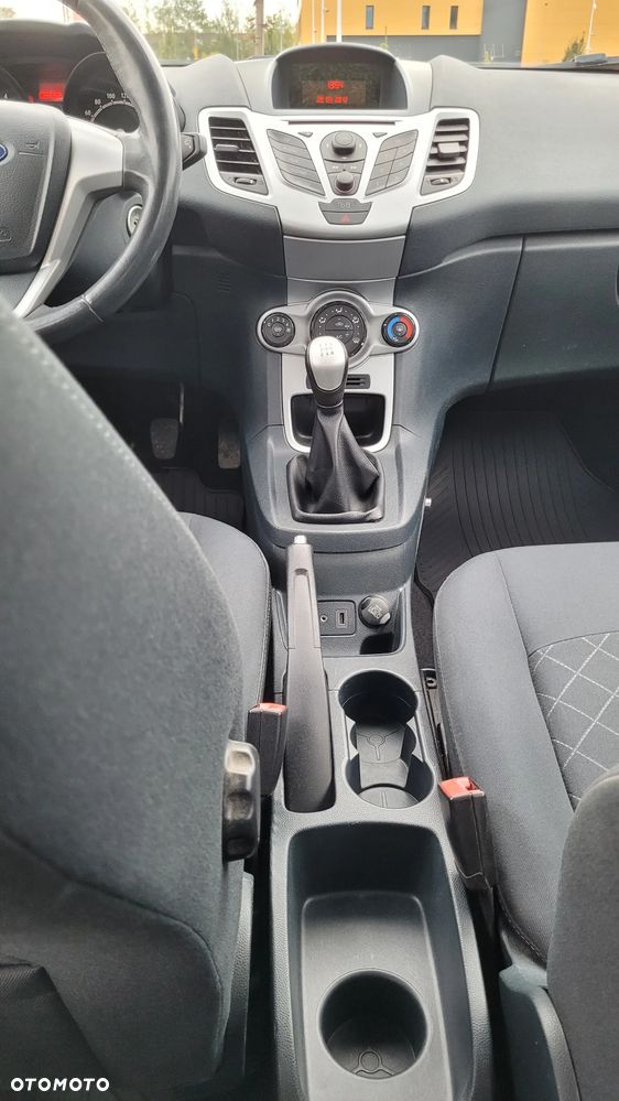 Ford Fiesta - 23