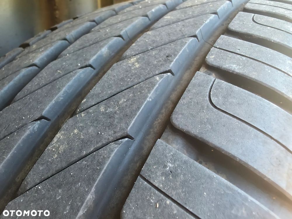 Ford Kuga 2.0 TDCi 2x4 Titanium - 35