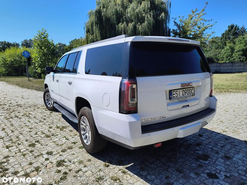 GMC Yukon - 11