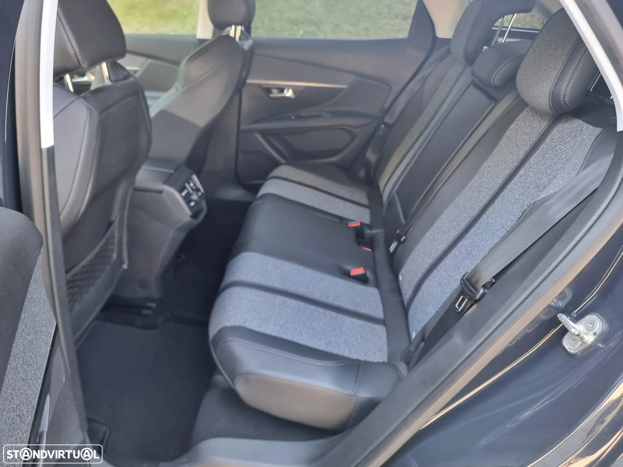 Peugeot 3008 1.6 BlueHDi Allure EAT6 J18 - 11