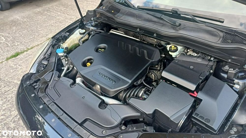 Volvo V40 - 40