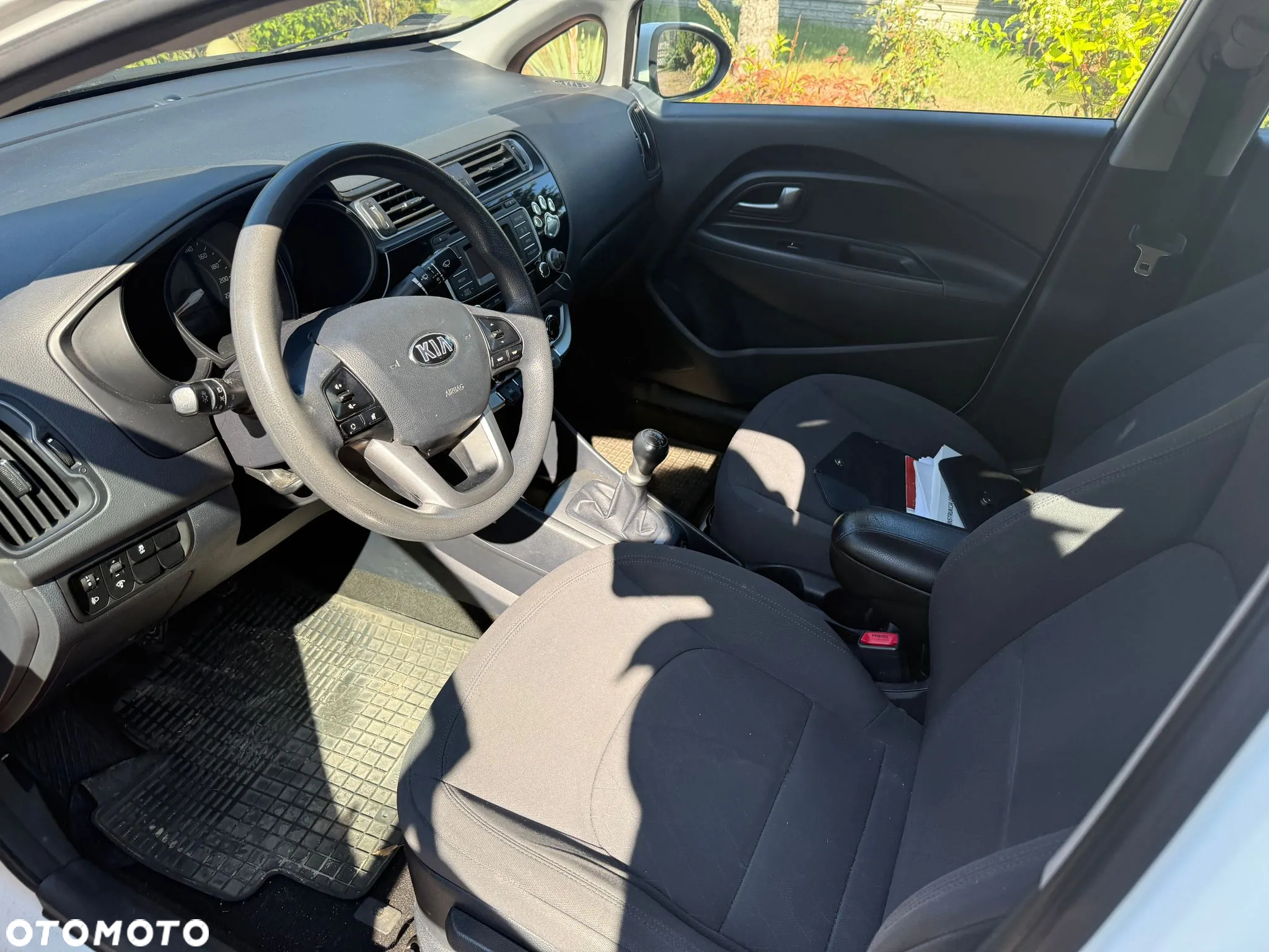 Kia Rio 1.2 L - 23