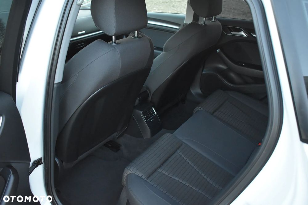 Audi A3 Sportback 2.0 TDI Edycja Specjalna - 32