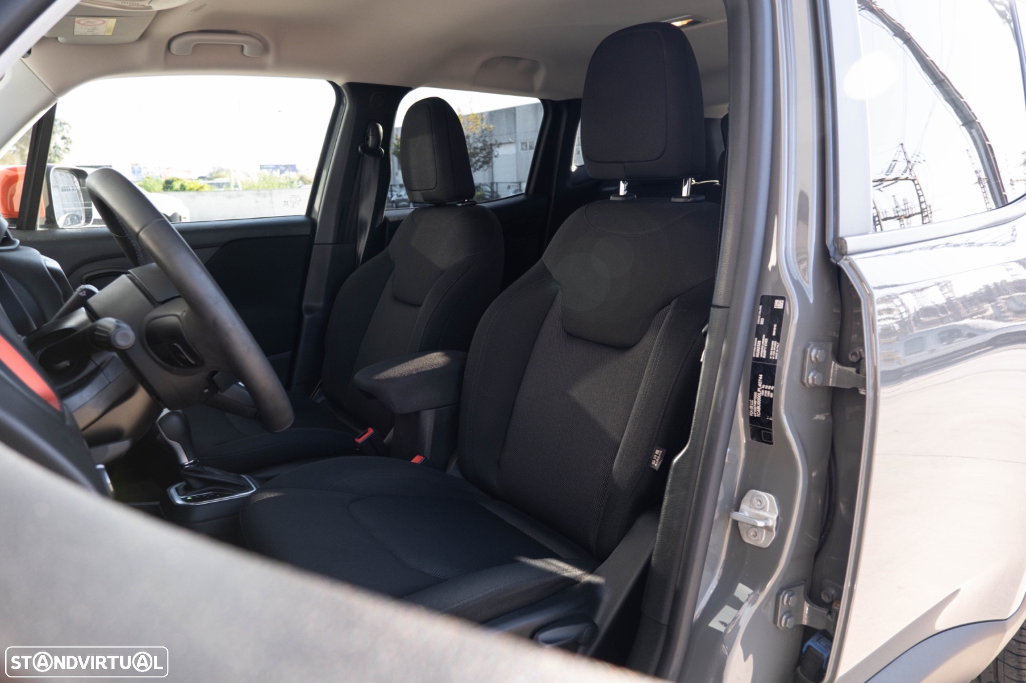 Jeep Renegade 1.3 T Orange Edition DCT - 28