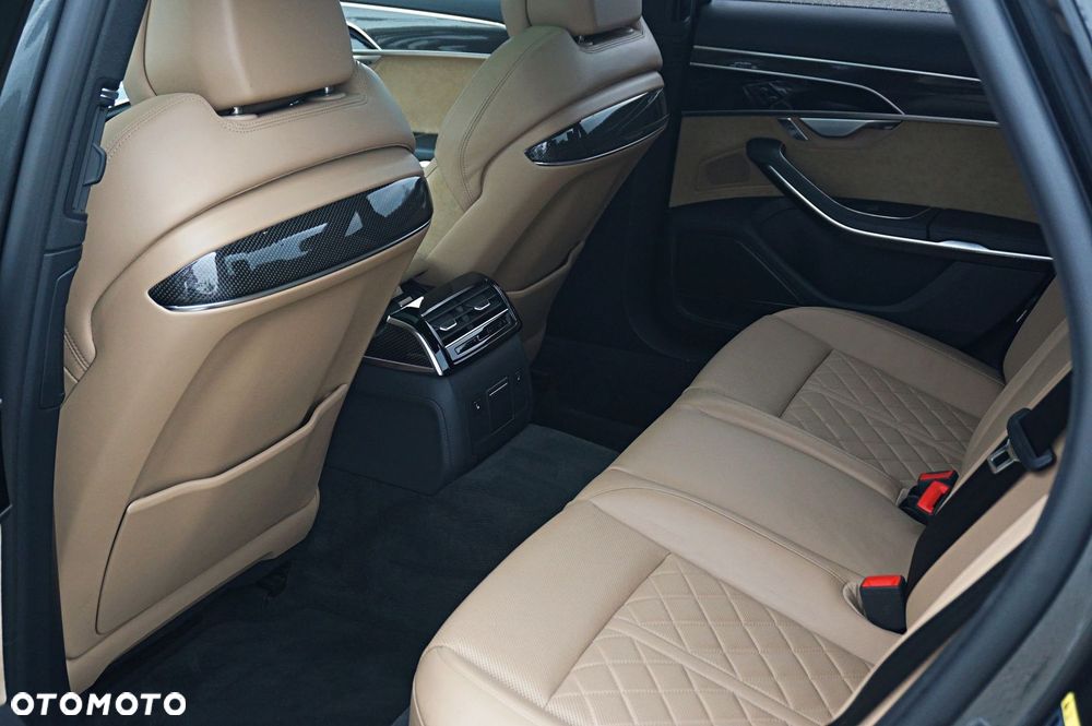 Audi S8 - 11