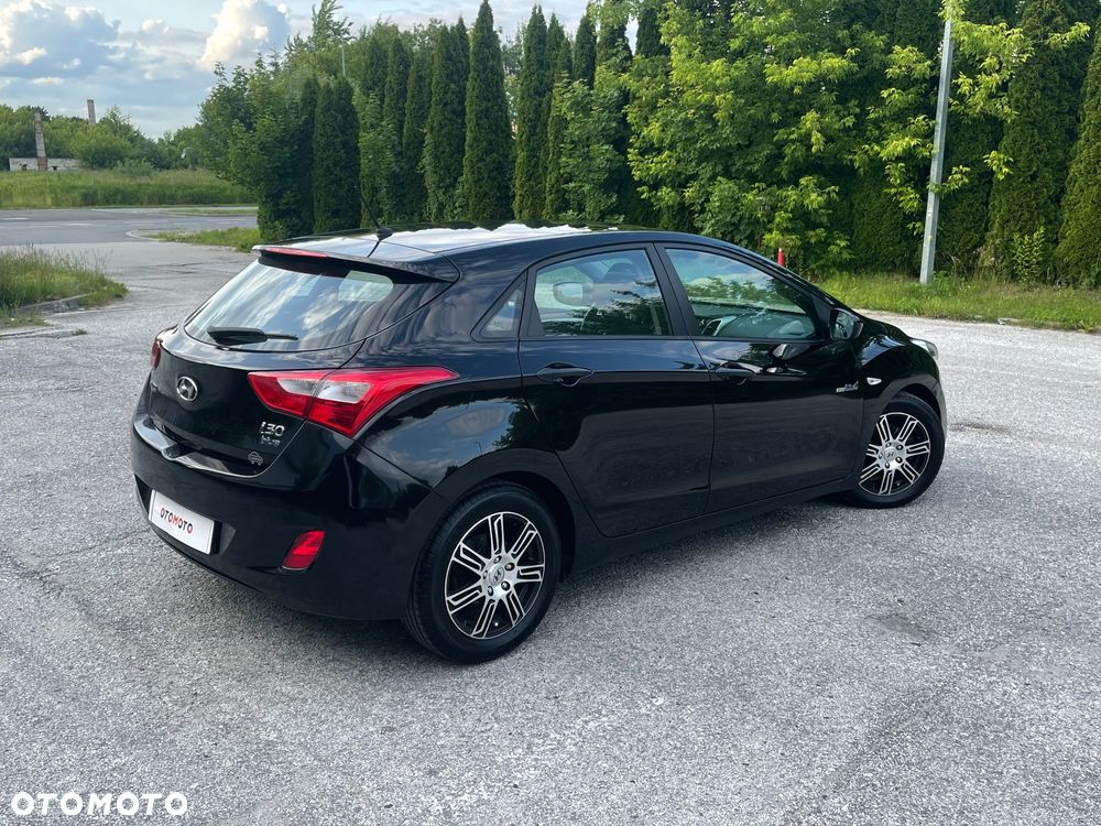 Hyundai i30 blue 1.6 CRDi Style - 21