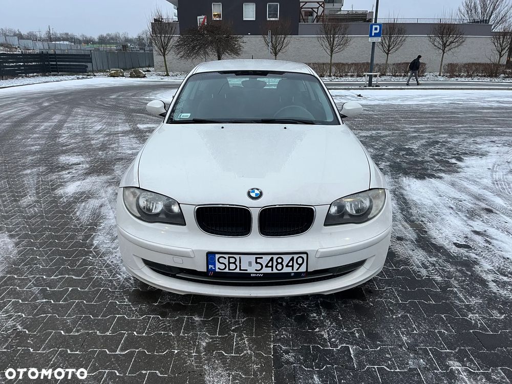 BMW Seria 1 116I 2007 photo 2