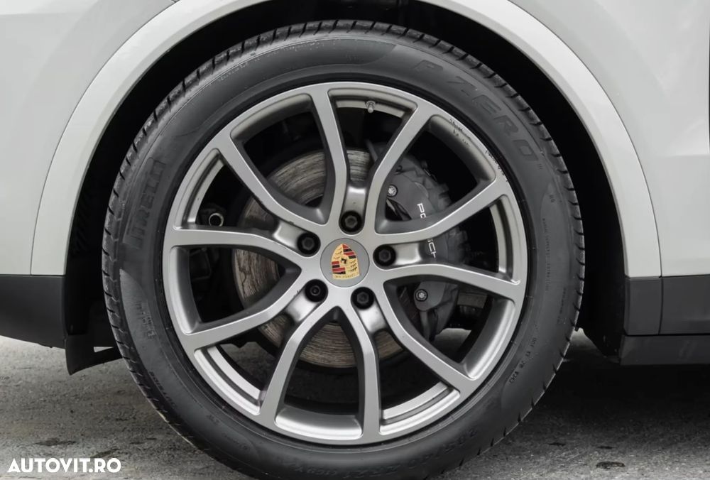 Porsche Cayenne - 12